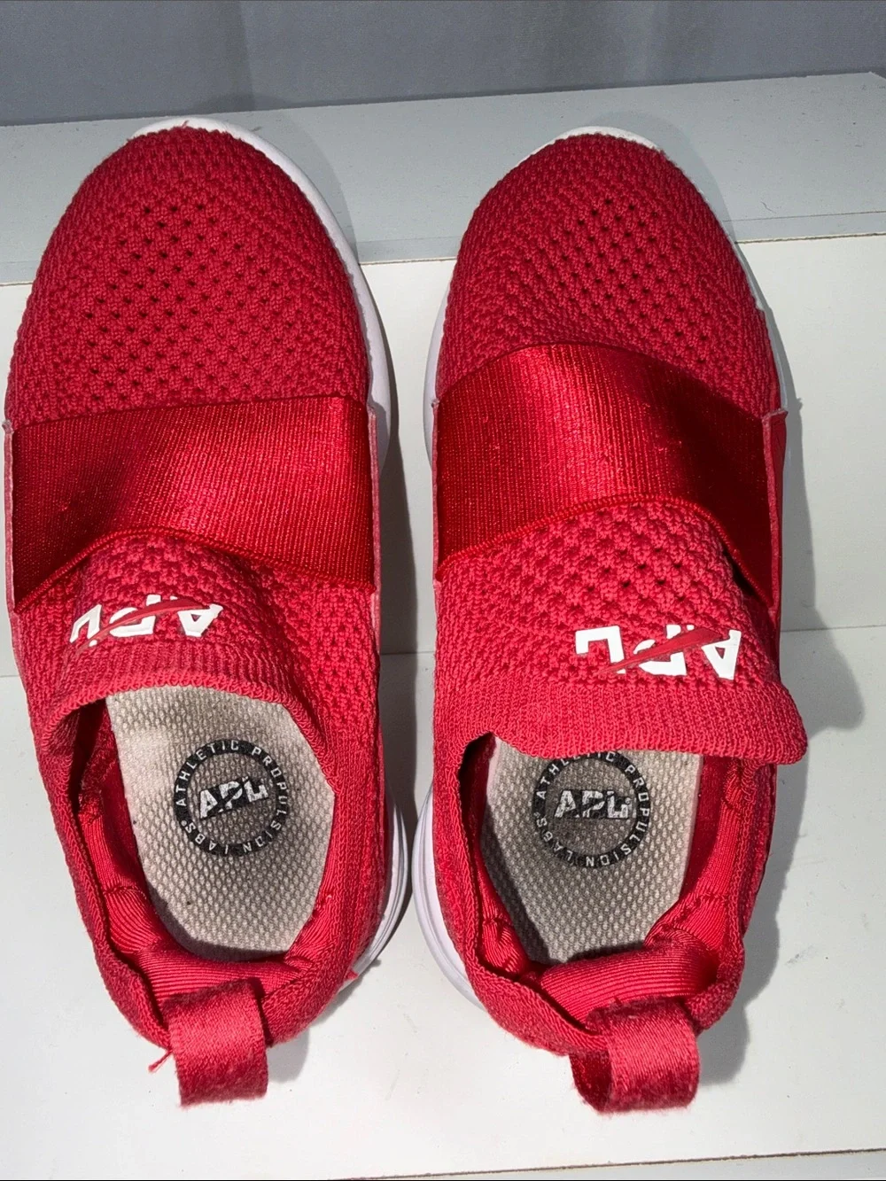 APL Kid's TechLoom Bliss in Red/White.
